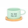 Hrneček makronka s vtipným potiskem MOC RÁNO MÁLO KAFE zelený mint s bambusovým podtáckem