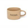 Hrneček makronka s vtipným potiskem nápisem POHODINDA hnědý
