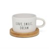 Hrneček makronka s potiskem LOVE SMILE DREAM láska úsměv sny bílý s bambusovým podtáckem