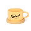 Hrneček makronka pro dědečka s potiskem Nejlepší DĚDEČEK NA SVĚTĚ žlutý s podtáckem
