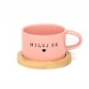 Hrneček makronka s potiskem MILUJ SE se srdíčkem růžový s podtáckem