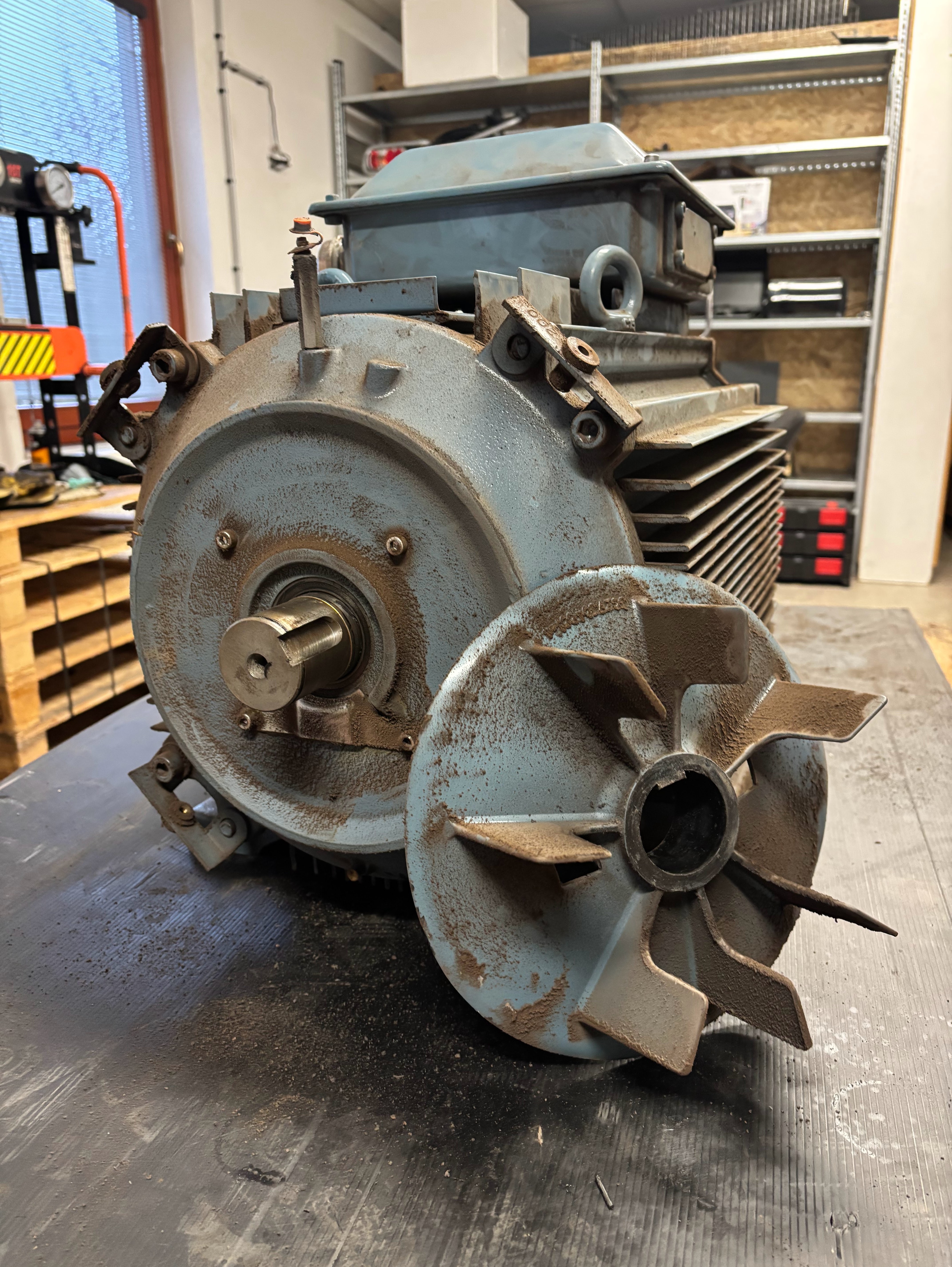 Průmyslový servis – motor