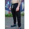 obleceni-a-moda-panska-moda-panske-obleceni-panske-kalhoty-a-sortky-panske-teplaky-a-soupravy-panske-stylove-teplaky-se-snizenym-sedem-cerne