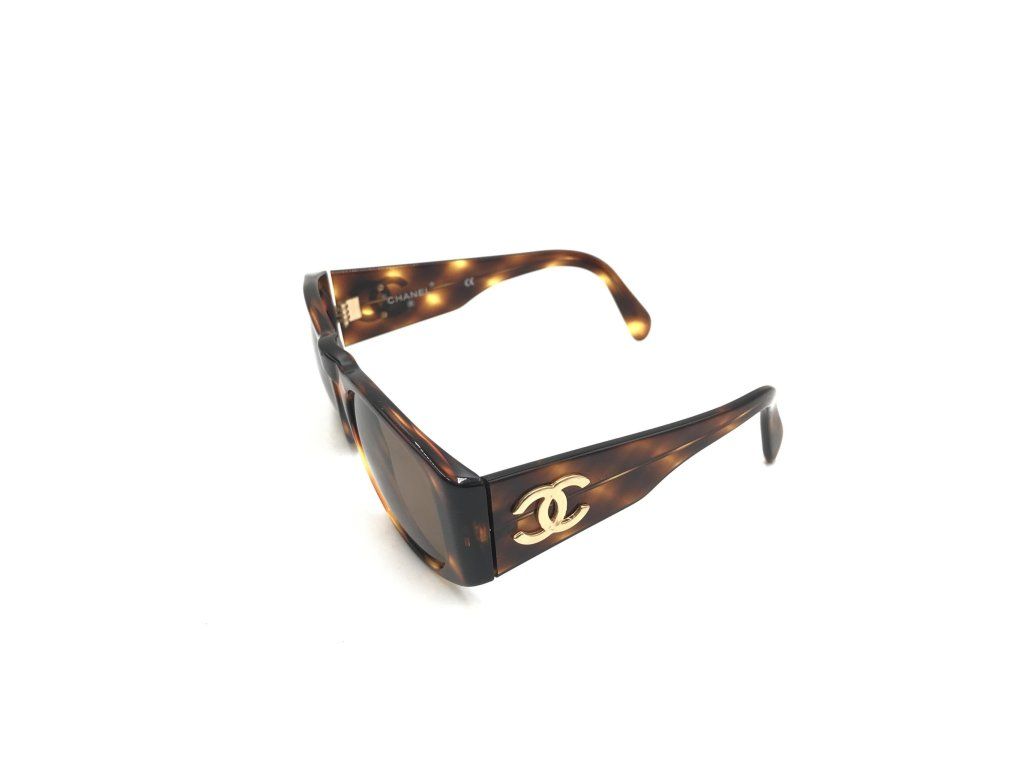 Vintage Classic Tortoise Sunglasses