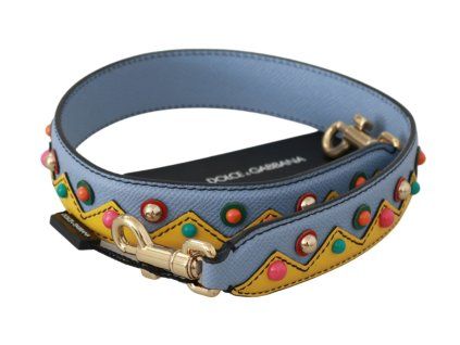 Modrý kožený popruh přes rameno