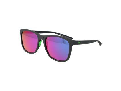 Černé plastové sluneční brýle