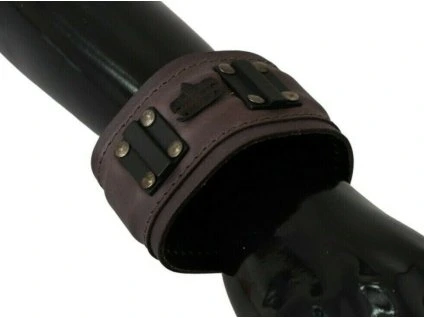 Hnědá kožená značková široká spona Náramek