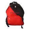 Červený a černý nylonový městský batoh