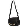 Černá kožená taška přes rameno