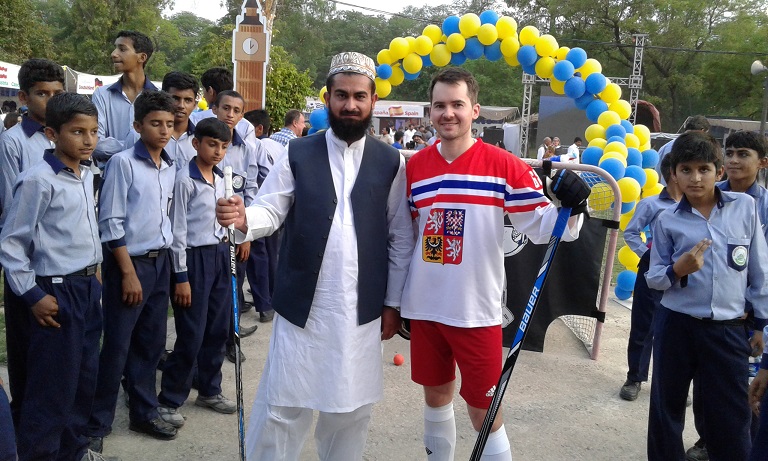 Naše dresy v Islámábádu