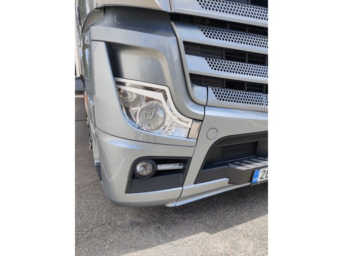 Mercedes Benz Actros Eyebrows