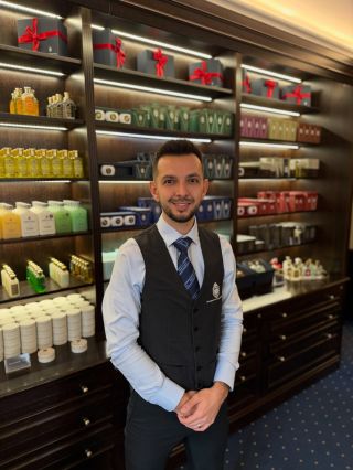 Ahoj všem! Jmenuji se Vojta a mám 6 let zkušeností s pánskými střihy. 🕶️ Holičství pro mě není jen práce, ale řemeslo se...