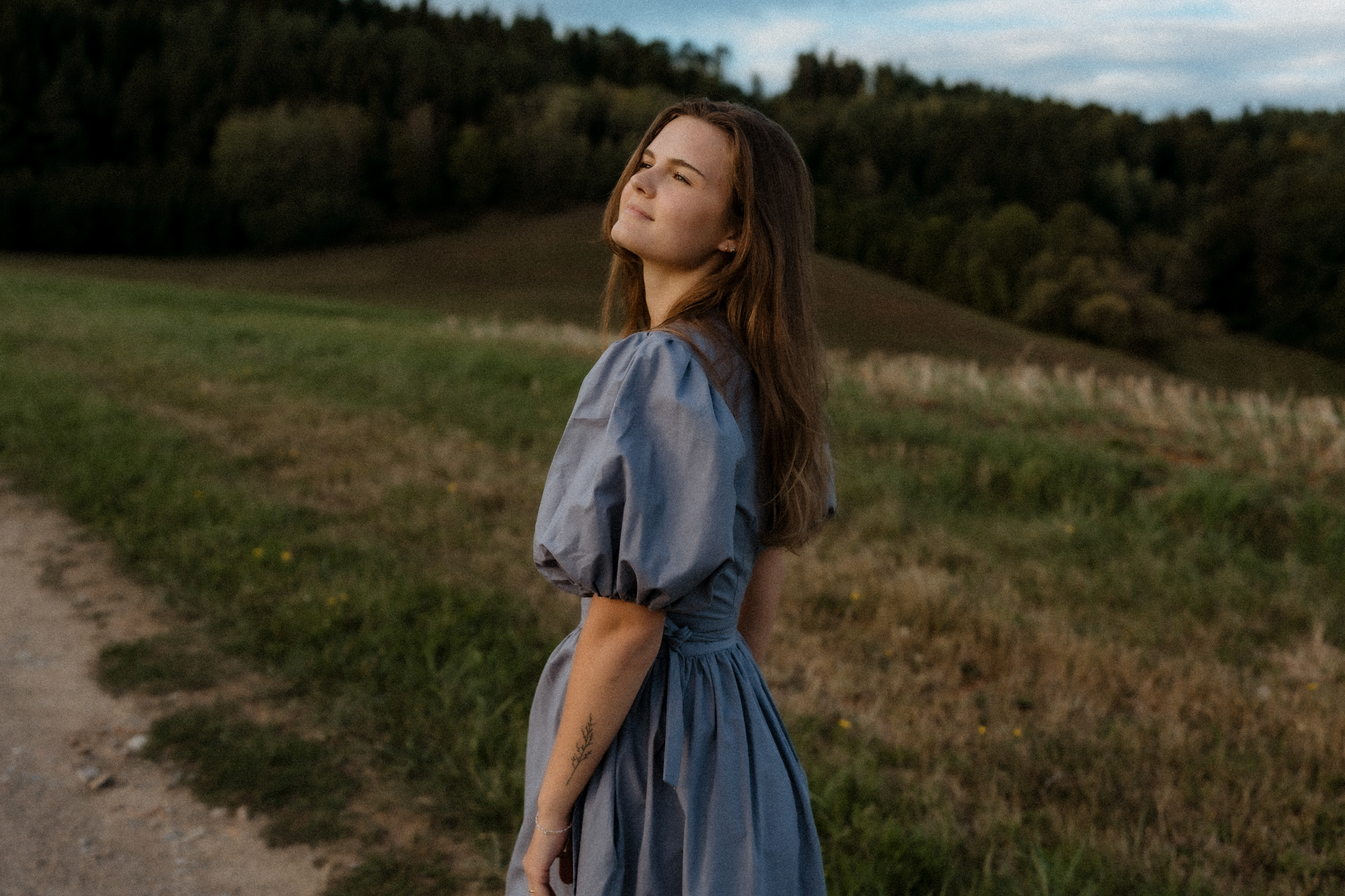 zavazovací šaty