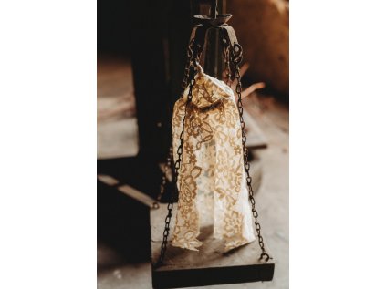 Krajkový baldachýn