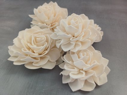 Dřevěná květina Sola typ Dita – ručně vyráběná, nadčasová dekorace