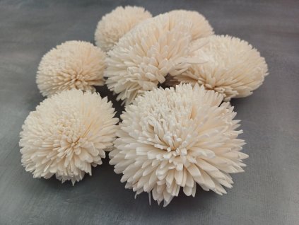 Dřevěná květina Sola typ Klara – ručně vyráběná, nadčasová dekorace