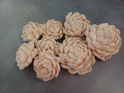 Dřevěná květina Sola typ Mira – ručně vyráběná, nadčasová dekorace