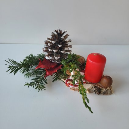 Vánoční svícen se šiškou