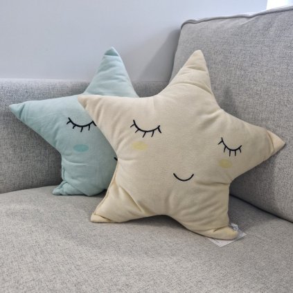 Plyšový polštářek hvězdička