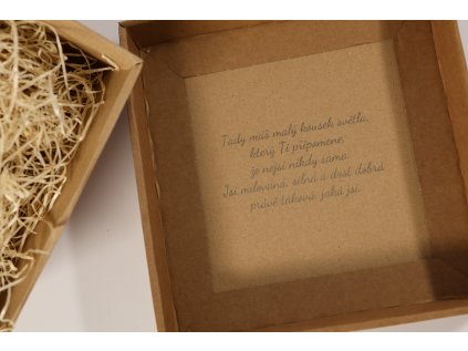 nápis krabice uvnitř