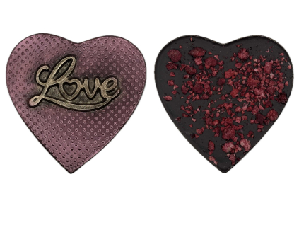 Čokoládové srdce s lyofilizovanými malinami