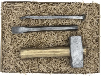 Csokoládé szerszámok kalapáccsal