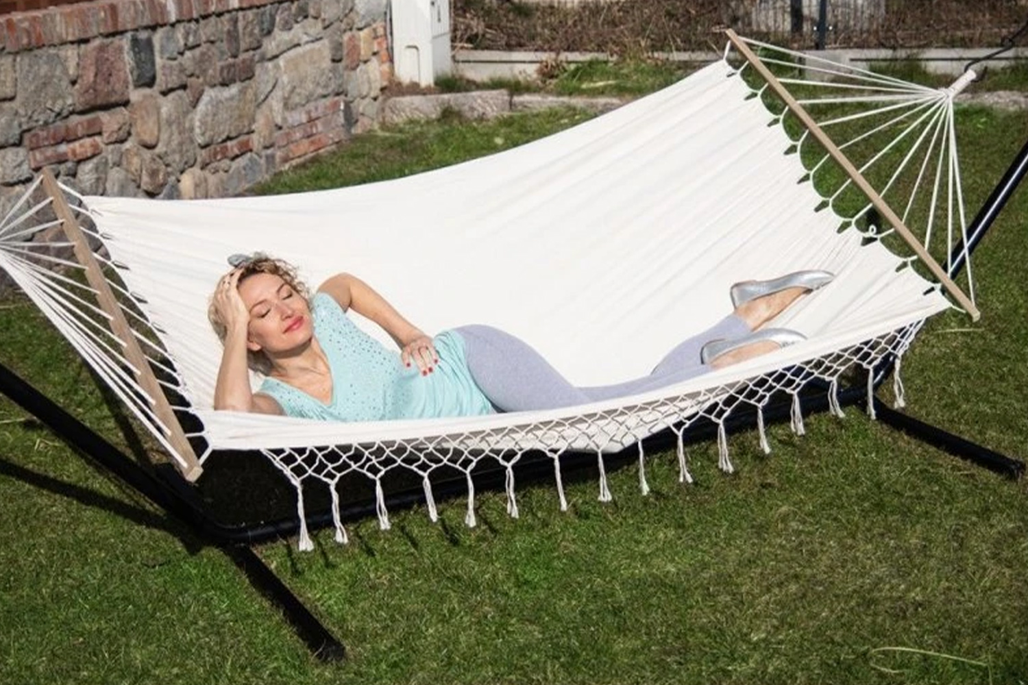 Ako správne nainštalovať hojdaciu sieť: Tipy na maximálne pohodlie a bezpečnosť.