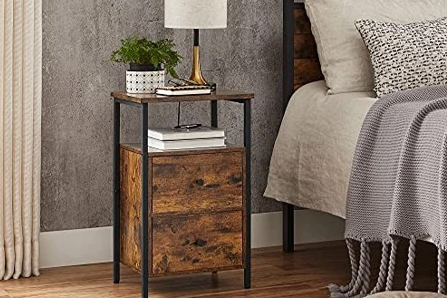 Prečo by nočné stolíky nemali chýbať v žiadnej spálni?