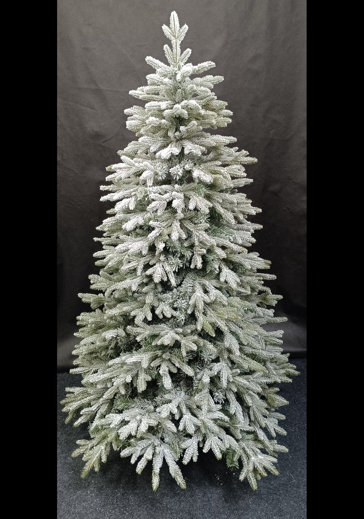 Limpol Vianočný stromček Exkluzívna matná jedľa Výška stromčeka: 240 cm