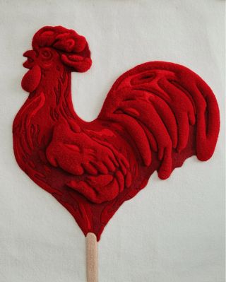 @kovrua turning a striking 3D rooster into a sculptural tufted masterpiece ❤️🐓 #tufting #tuftedrug #fiberart #textileart...