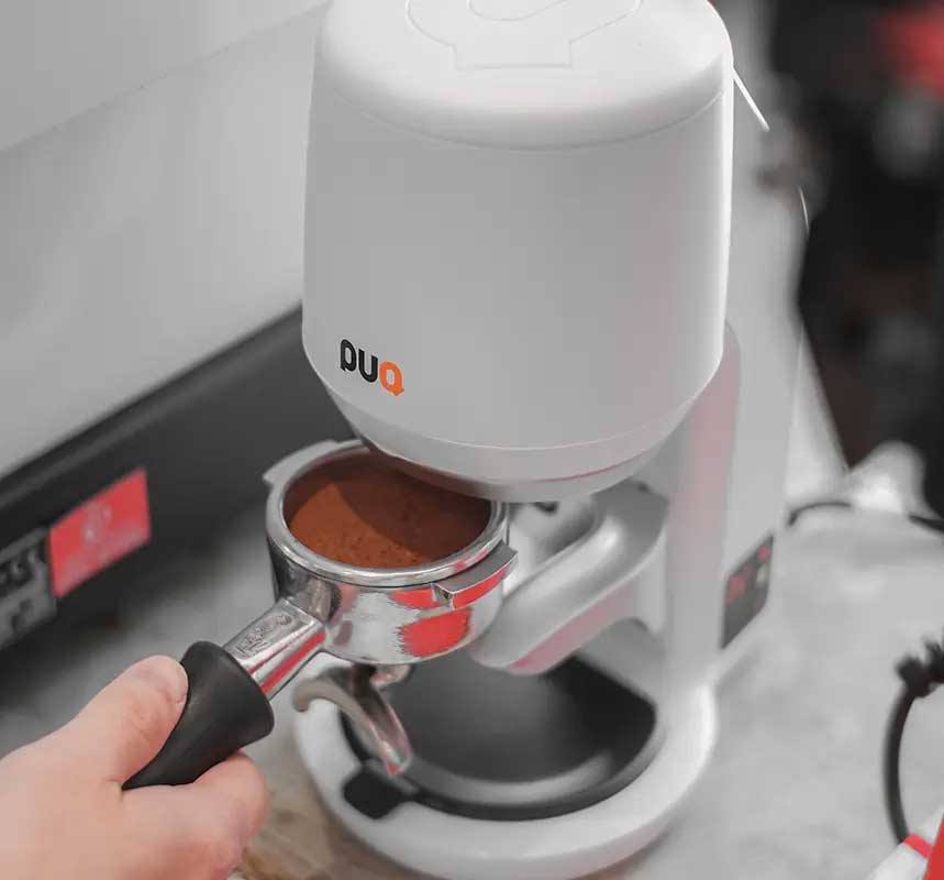 puqpress_mini_tamping_coffee.jpg