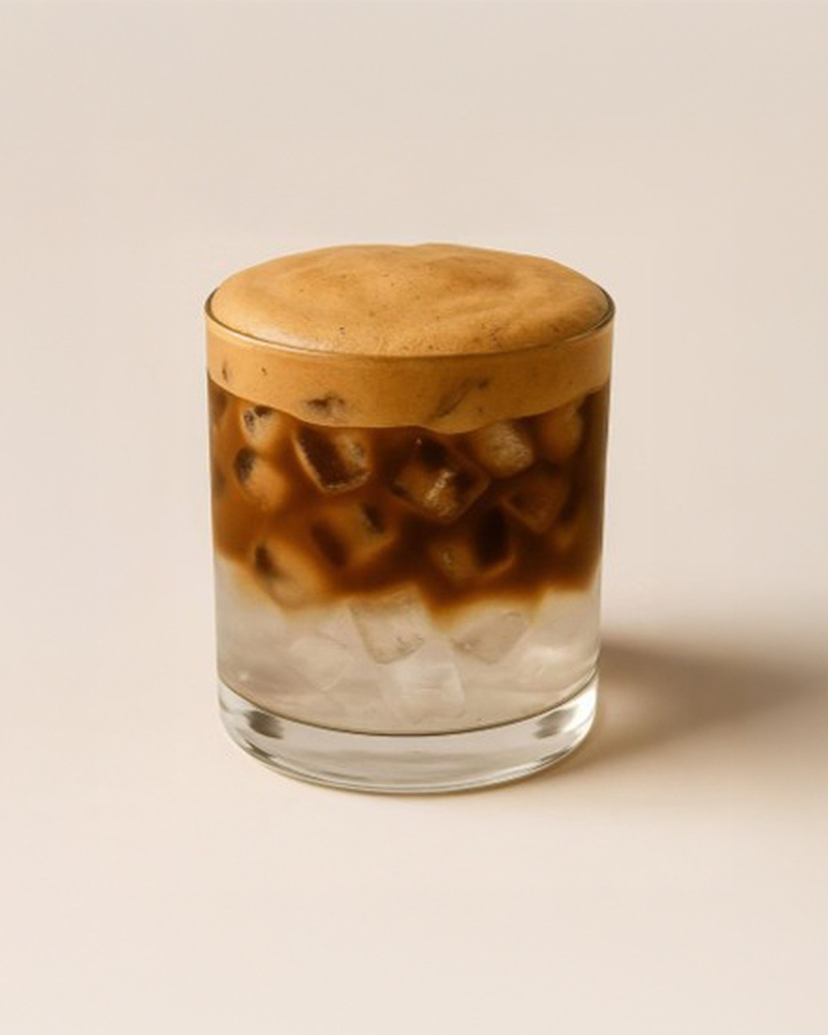 Coconut Iced Coffee s kokosovou vodou a ledem