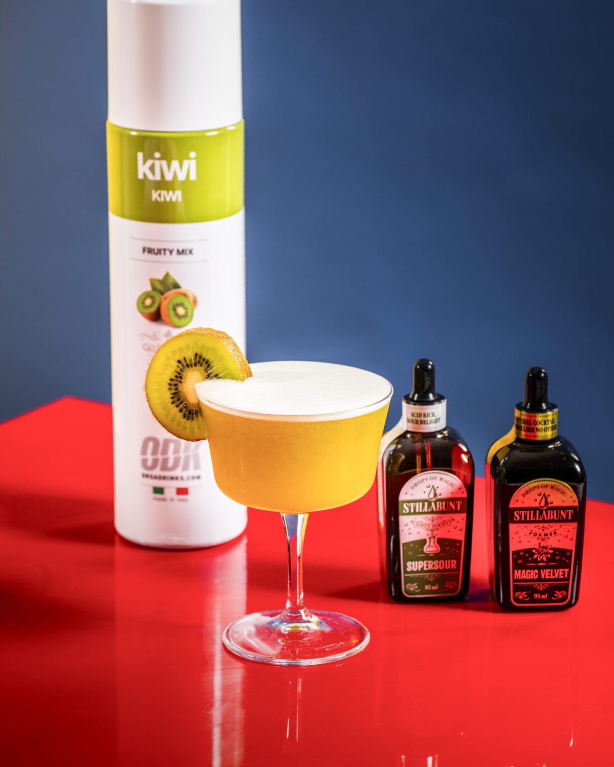 Kiwi-Dori Sour — zelený melounovo-kiwi sour s pěnou