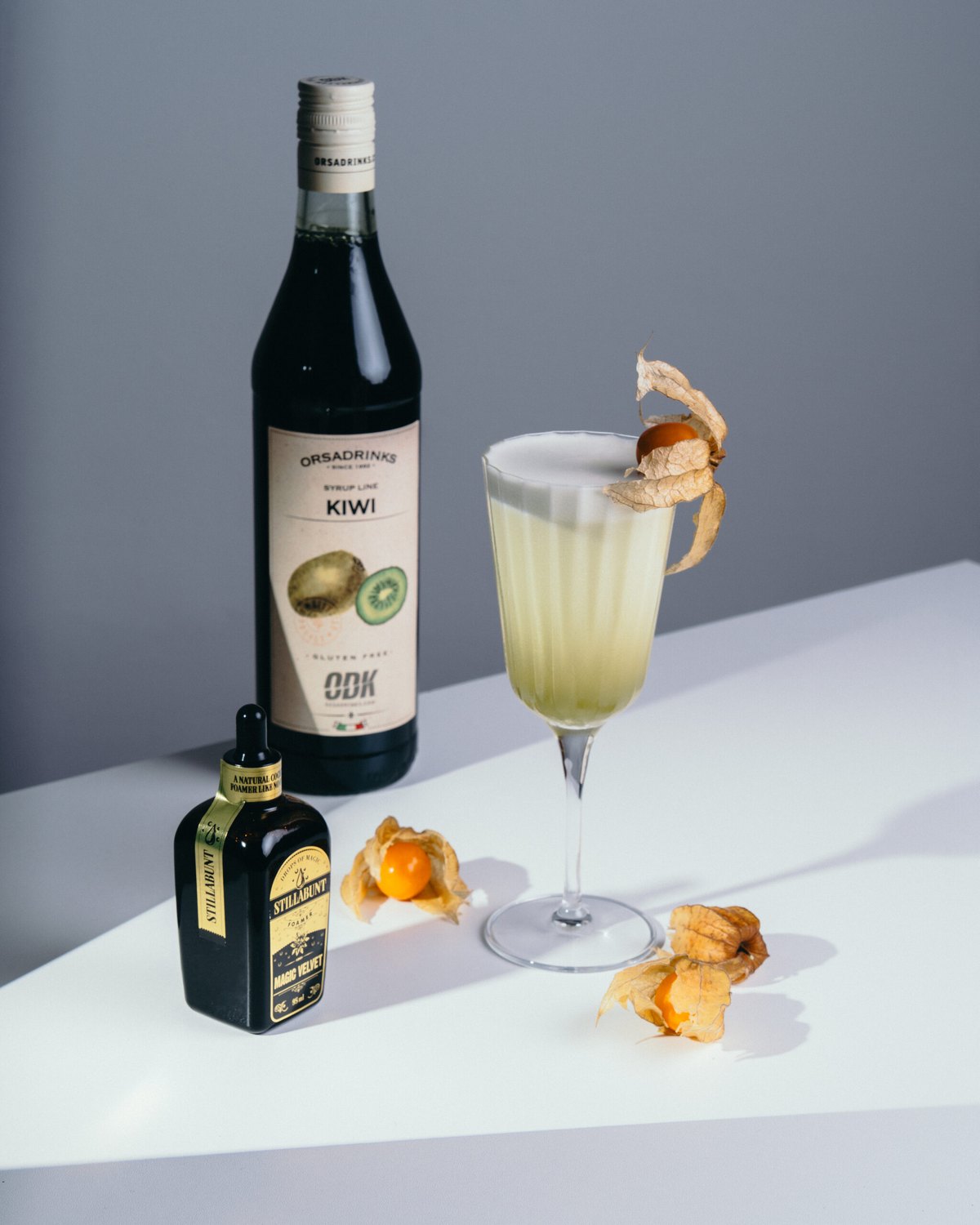 Liwy Kiwi — kiwi sour koktejl s pěnou