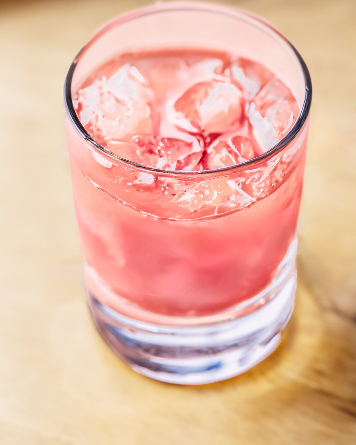 London Underground mocktail s banánovými chipsy