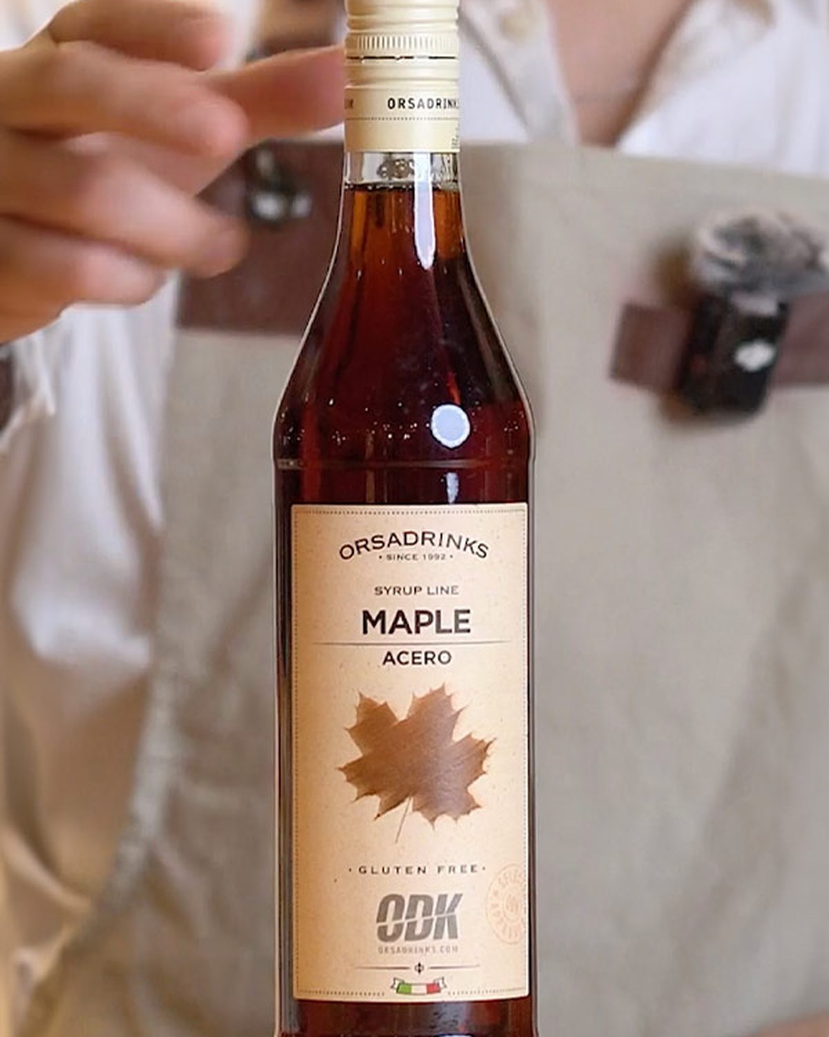 Mapletini v chlazené sklenici coupe s muškátovým oříškem