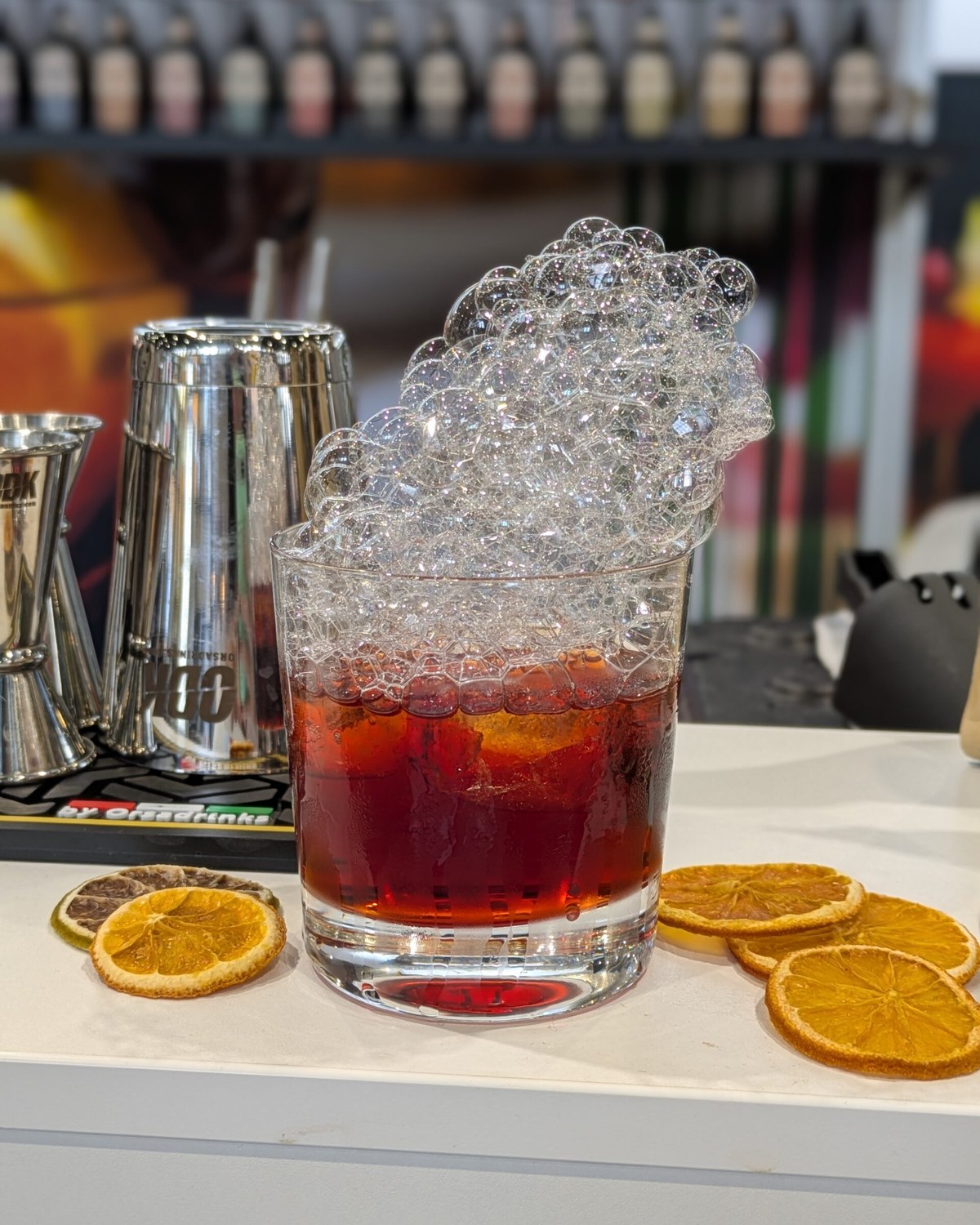 Pumpkin Mi-To aperitiv s kořeněnou pěnou v nízké sklenici