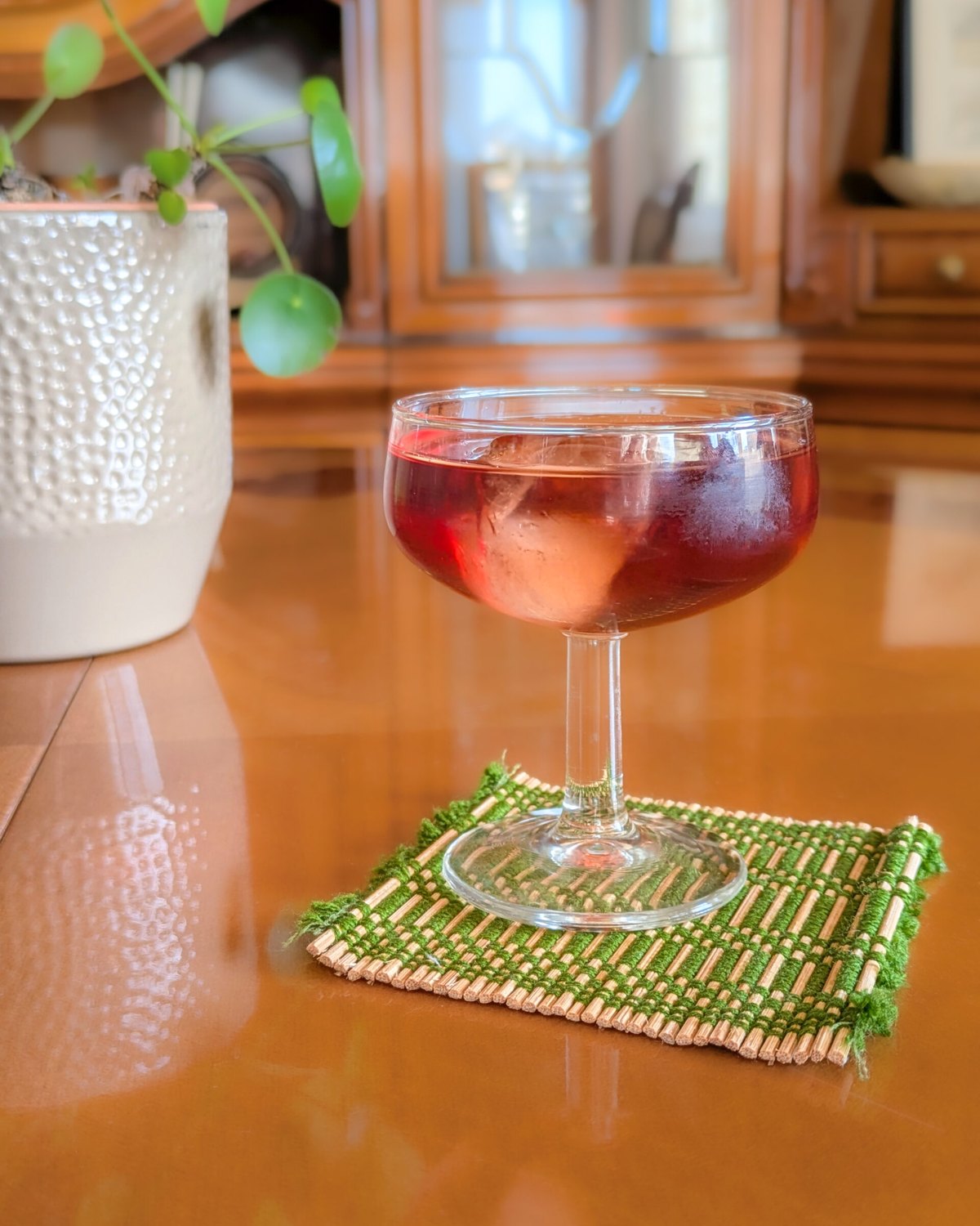 Soft Launch Negroni — lehčí variace Negroni s ledem