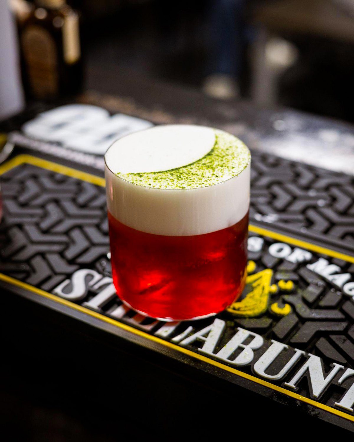 Twist Americano — aperitiv s grapefruitovou sodou a pěnou