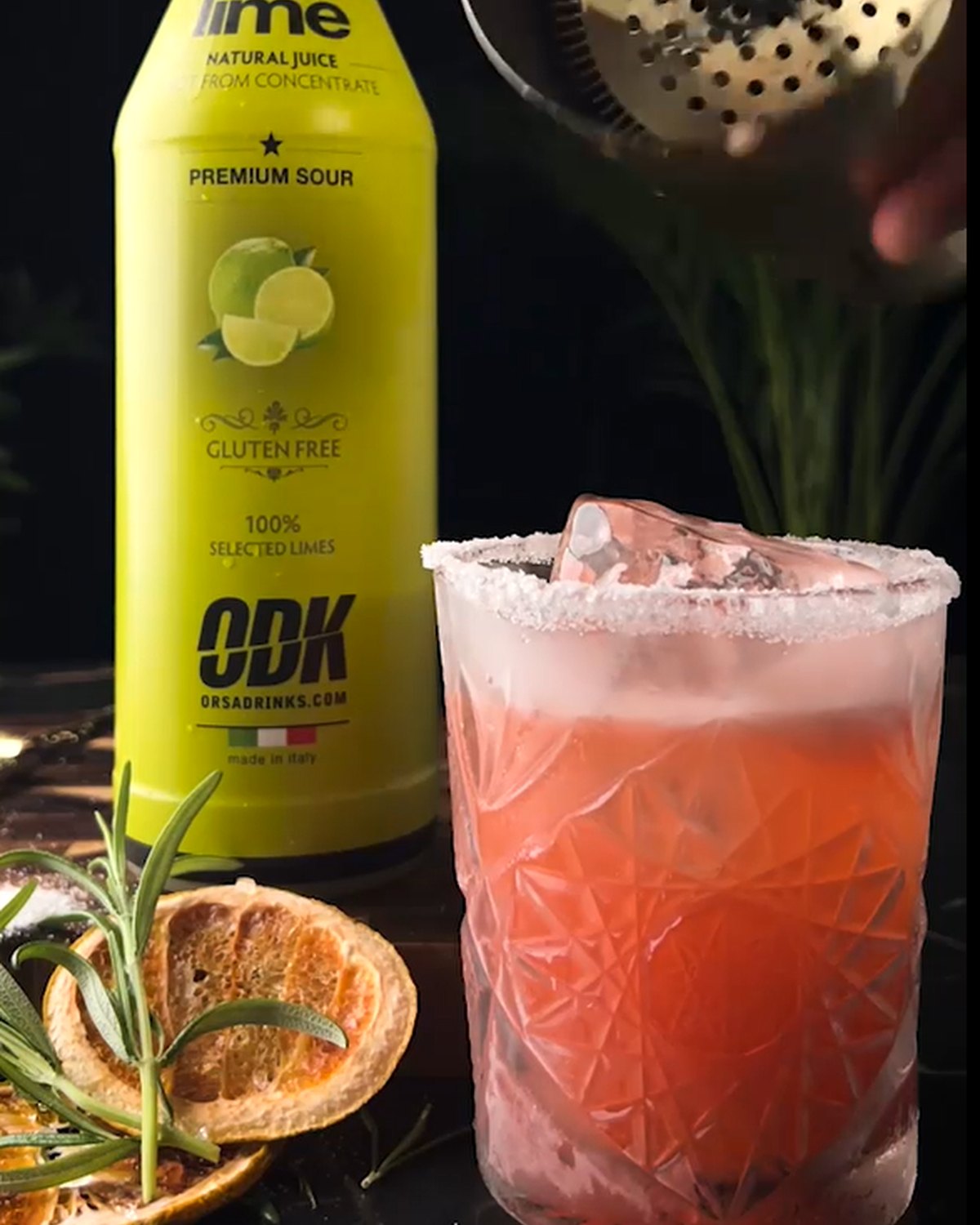 Winterrita — zimní margarita s tequilou, Campari a krvavým pomerančem
