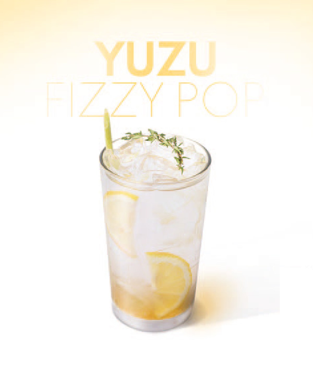 Yuzu Fizzy Pop perlivá limonáda v vysoké sklenici s ledem