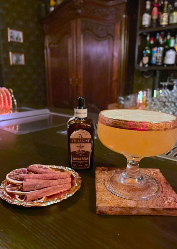 Koktejl Tonka Daq se Stillabunt Tonka Bean Bitter