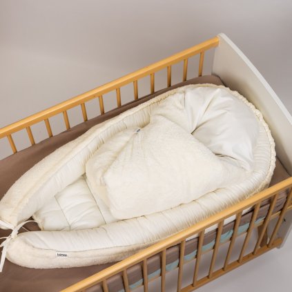 hnizdecko pro miminko tulimese smetanove berankove (1)