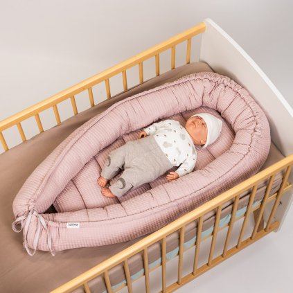 hnizdecko pro miminko tulimese vaflove ruzove 2