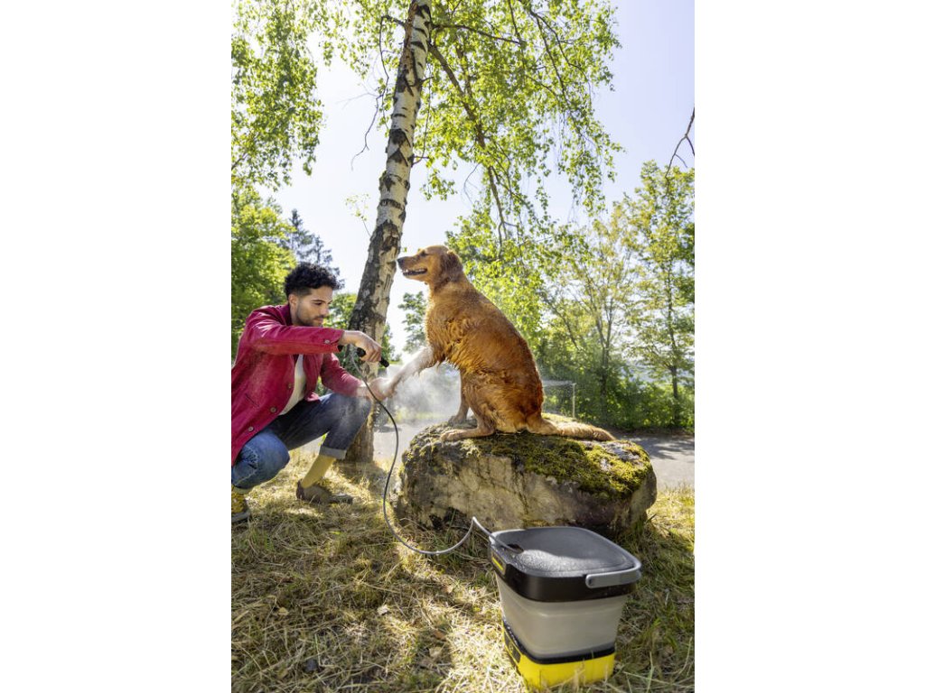 Umývanie psa mobilným čističom Kärcher