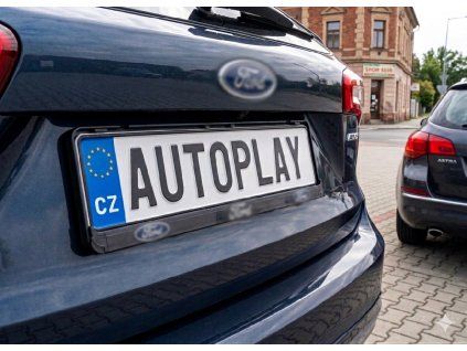 3d Ford na autě rozmaz