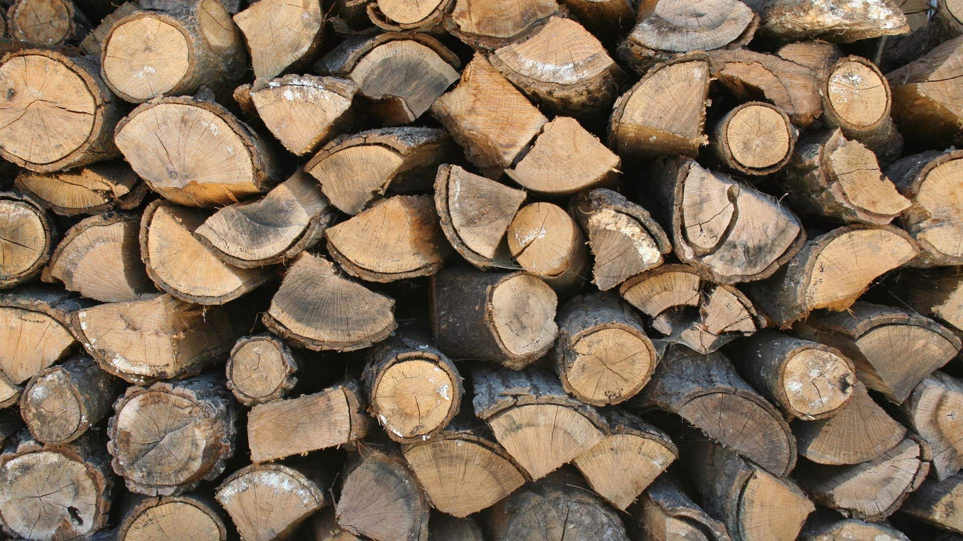 Topení dřevem efektivně-jasná čísla