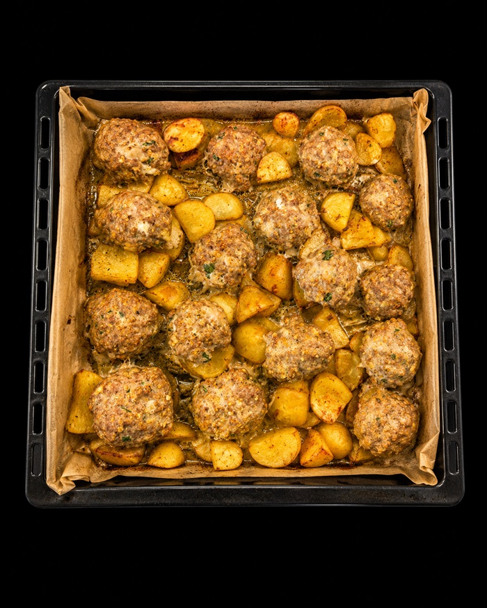 Krůtí parmezánové karbanátky s pečenými bramborami