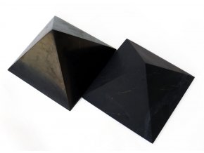 Pyramida šungitová 5 cm NEleštěná