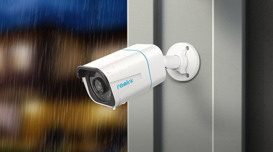 Bezpečnostná biela kamera. 